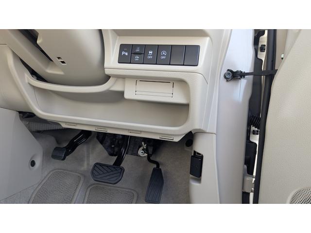 アルトラパン Ｌ　バックアイカメラ付きディスプレイオーディオ装着車　前後誤発進抑制　シートヒーター付　横滑り防止装置付き　エネチャージ　運転席助手席エアバッグ　プッシュスタートスマートキー　Ｃセンサー　イモビライザー（26枚目）