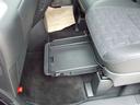 【収納3】助手席の下にも!