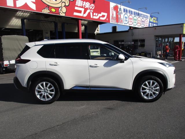 エクストレイル G e-4ORCE パノラミックガラスSR ルーフレール 本革シート BOSE 禁煙車(4枚目)