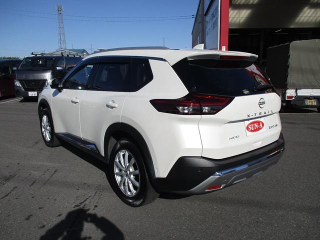 エクストレイル G e-4ORCE パノラミックガラスSR ルーフレール 本革シート BOSE 禁煙車(7枚目)