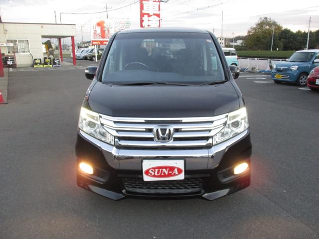 ステップワゴンスパーダ Ｚ　両側パワースライドドア　禁煙ワンオーナー　８人乗り（2枚目）