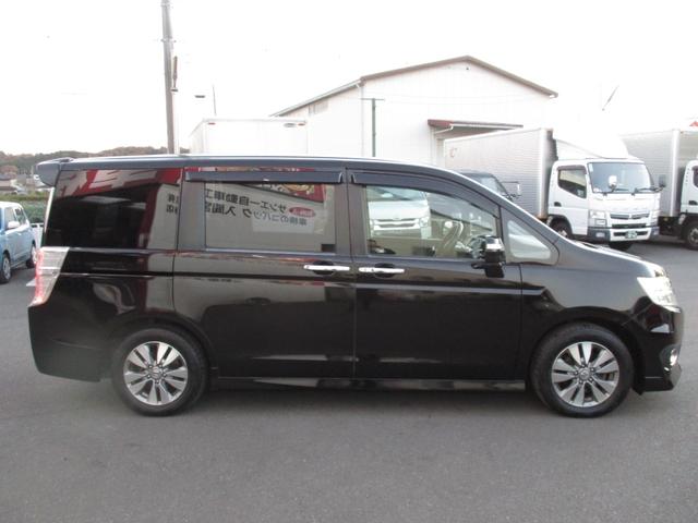 ステップワゴンスパーダ Ｚ　両側パワースライドドア　禁煙ワンオーナー　８人乗り（4枚目）