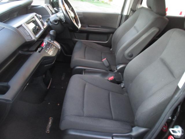 ステップワゴンスパーダ Ｚ　両側パワースライドドア　禁煙ワンオーナー　８人乗り（14枚目）