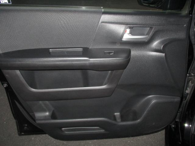 ステップワゴンスパーダ Ｚ　両側パワースライドドア　禁煙ワンオーナー　８人乗り（22枚目）