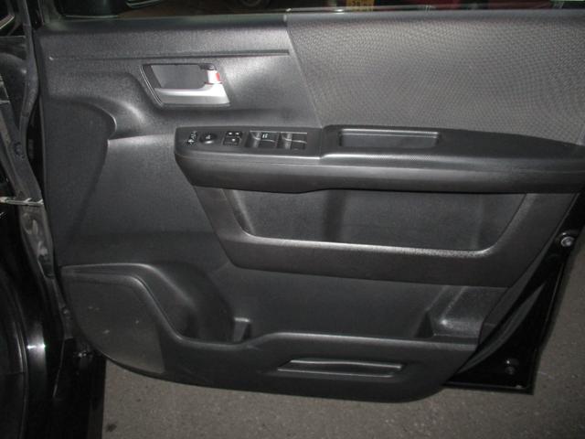 ステップワゴンスパーダ Ｚ　両側パワースライドドア　禁煙ワンオーナー　８人乗り（23枚目）