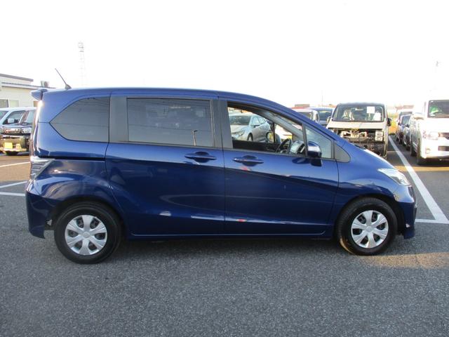 フリード Ｇ　ジャストセレクション　左パワースライドドア　ＨＩＤライト　純正ナビ（2枚目）