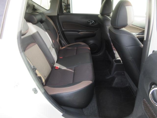 ノート ｅ－パワー　メダリスト　純正ナビ　インテリアラモ二＋スマートルームミラー　踏み間違え防止　フロント＆バックソナー付　ハーフレザーシート（14枚目）