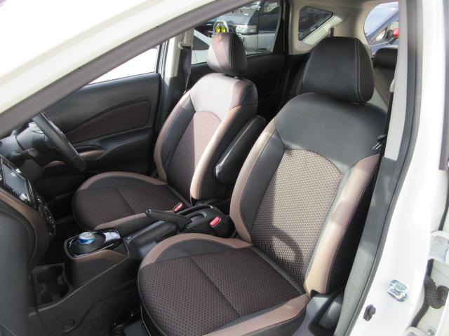 ノート ｅ－パワー　メダリスト　純正ナビ　インテリアラモ二＋スマートルームミラー　踏み間違え防止　フロント＆バックソナー付　ハーフレザーシート（17枚目）