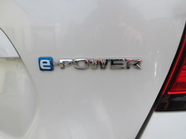 ノート ｅ－パワー　メダリスト　純正ナビ　インテリアラモ二＋スマートルームミラー　踏み間違え防止　フロント＆バックソナー付　ハーフレザーシート（20枚目）