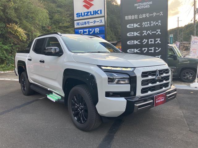 トライトン ＧＳＲ　４ＷＤ　ナビ　全方位カメラ　ＥＴＣ　パワーシート　スマートキー　シートヒーター　オートクルーズコントロール　登録済未使用車（3枚目）