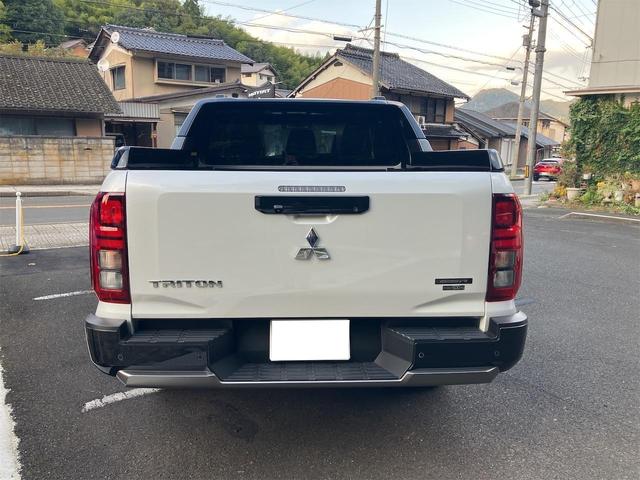 トライトン ＧＳＲ　４ＷＤ　ナビ　全方位カメラ　ＥＴＣ　パワーシート　スマートキー　シートヒーター　オートクルーズコントロール　登録済未使用車（6枚目）