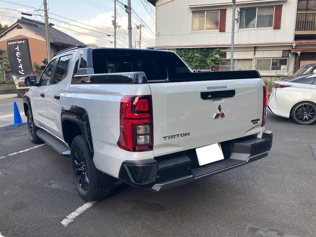 トライトン ＧＳＲ　４ＷＤ　ナビ　全方位カメラ　ＥＴＣ　パワーシート　スマートキー　シートヒーター　オートクルーズコントロール　登録済未使用車（7枚目）