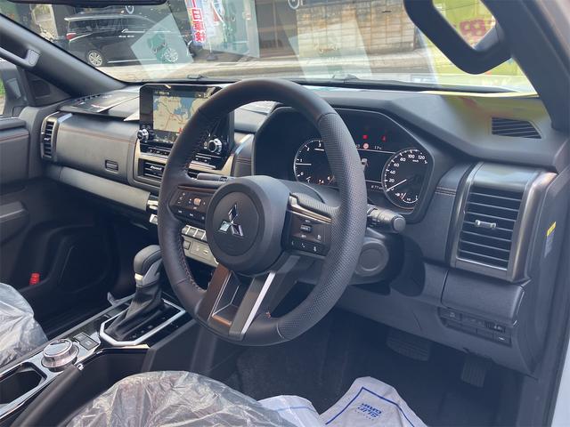 トライトン ＧＳＲ　４ＷＤ　ナビ　全方位カメラ　ＥＴＣ　パワーシート　スマートキー　シートヒーター　オートクルーズコントロール　登録済未使用車（9枚目）