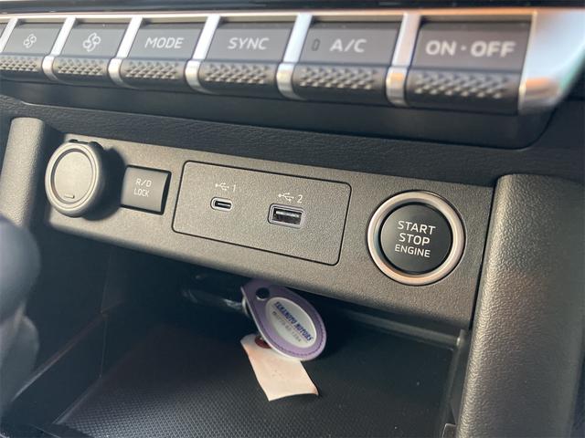 トライトン ＧＳＲ　４ＷＤ　ナビ　全方位カメラ　ＥＴＣ　パワーシート　スマートキー　シートヒーター　オートクルーズコントロール　登録済未使用車（17枚目）