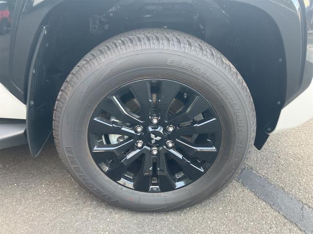 トライトン ＧＳＲ　４ＷＤ　ナビ　全方位カメラ　ＥＴＣ　パワーシート　スマートキー　シートヒーター　オートクルーズコントロール　登録済未使用車（33枚目）