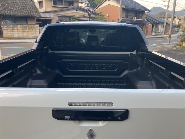 トライトン ＧＳＲ　４ＷＤ　ナビ　全方位カメラ　ＥＴＣ　パワーシート　スマートキー　シートヒーター　オートクルーズコントロール　登録済未使用車（35枚目）