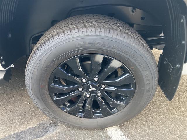 トライトン ＧＳＲ　４ＷＤ　ナビ　全方位カメラ　ＥＴＣ　パワーシート　スマートキー　シートヒーター　オートクルーズコントロール　登録済未使用車（38枚目）