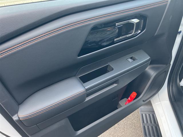 トライトン ＧＳＲ　４ＷＤ　ナビ　全方位カメラ　ＥＴＣ　パワーシート　スマートキー　シートヒーター　オートクルーズコントロール　登録済未使用車（43枚目）