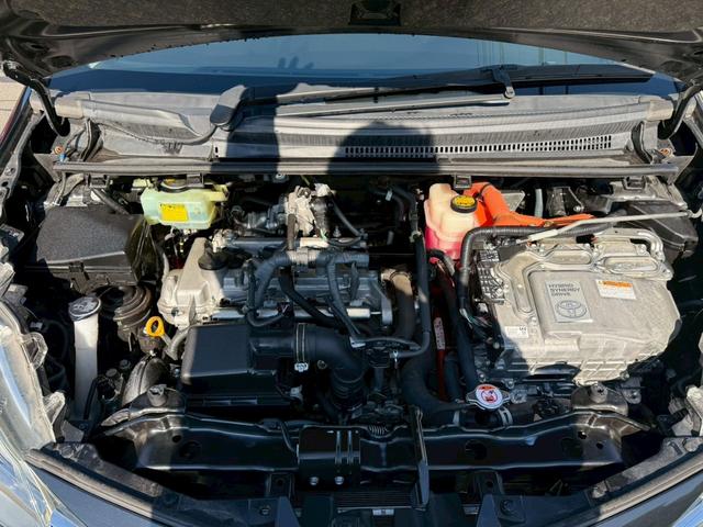 ヴィッツ ハイブリッドＦ　ナビ　バックカメラ　ＥＴＣ　スマートキー（5枚目）