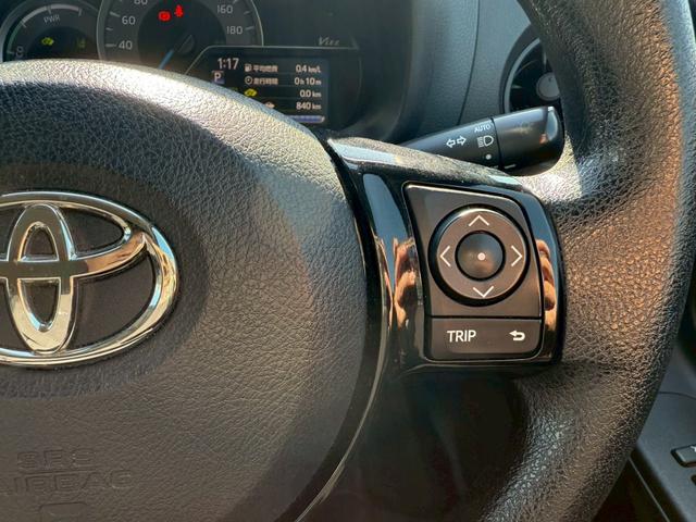 ヴィッツ ハイブリッドＦ　ナビ　バックカメラ　ＥＴＣ　スマートキー（7枚目）