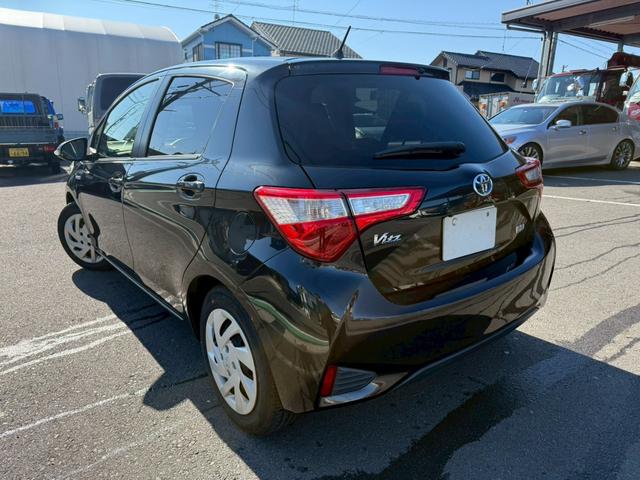 ヴィッツ ハイブリッドＦ　ナビ　バックカメラ　ＥＴＣ　スマートキー（15枚目）