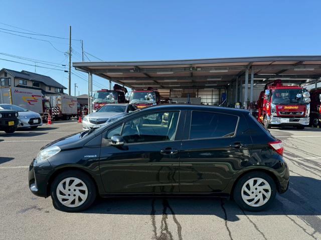 ヴィッツ ハイブリッドＦ　ナビ　バックカメラ　ＥＴＣ　スマートキー（17枚目）