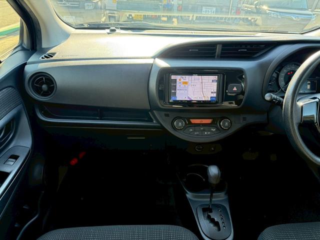 ヴィッツ ハイブリッドＦ　ナビ　バックカメラ　ＥＴＣ　スマートキー（25枚目）