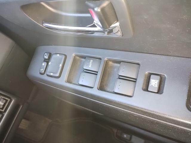 �f�ڎʐ^�ȊO�ł��A�C�ɂȂ�ӏ����������܂�����A���d�b�E���[���ɂĂ����k���������B���[���ɉ摜��Y�t���Ă����肷�鎖���\�ł��B