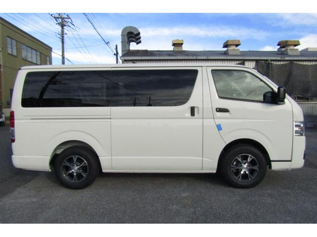 ハイエースバン ロングDX GLパッケージ 積載量1250kg LEDヘッドランプ LEDフォグランプ 純正15インチアルミホイール デジタルインナーミラー バックカメラ リヤクーラー・ヒーター スライドドアイージークローザー(6枚目)