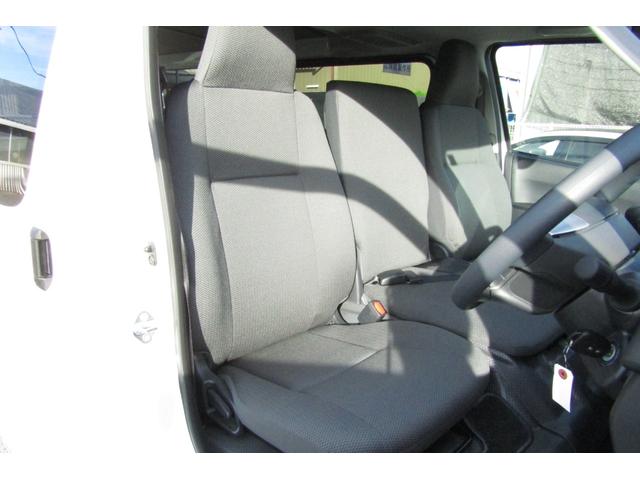 ハイエースバン ロングDX GLパッケージ 積載量1250kg LEDヘッドランプ LEDフォグランプ 純正15インチアルミホイール デジタルインナーミラー バックカメラ リヤクーラー・ヒーター スライドドアイージークローザー(25枚目)