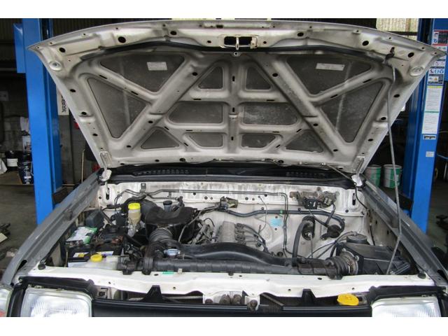 ダットサントラック ロングＤＸ　オールペン車両　マニュアル車　コラムシフト　積載量１０００ｋｇ（15枚目）