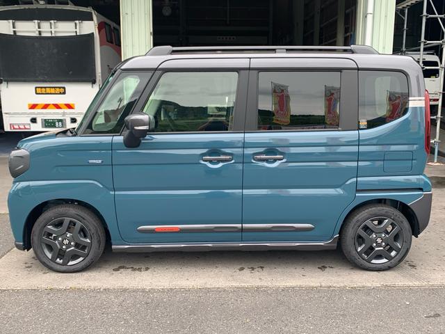 スペーシアギア ハイブリッドXZ 届出済未使用車 両側電動スライドドア デュアルブレーキサポート 運転席助手席シートヒーター ハンドルヒーター オートクルーズ プッシュスタート スマートキー ヘッドアップディスプレイ(13枚目)