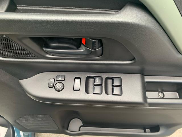 スペーシアギア ハイブリッドXZ 届出済未使用車 両側電動スライドドア デュアルブレーキサポート 運転席助手席シートヒーター ハンドルヒーター オートクルーズ プッシュスタート スマートキー ヘッドアップディスプレイ(31枚目)