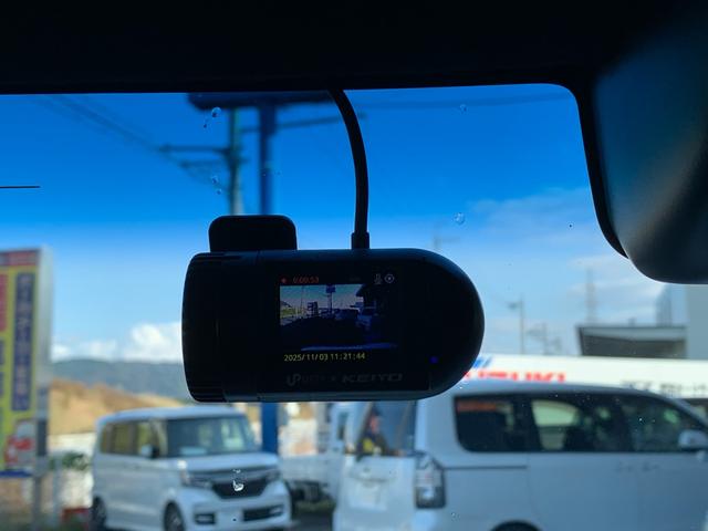 Ｎ－ＢＯＸカスタム Ｇ・Ｌホンダセンシング　フルセグナビ　両側電動スライドドア　ＣＤ　ＤＶＤ再生　Ｂｌｕｅｔｏｏｔｈ　バックカメラ　ドラレコ前　フリップダウンモニター　外品１６インチアルミ　オートクルーズ　ＥＴＣ　スマートキー　プッシュスタート（6枚目）