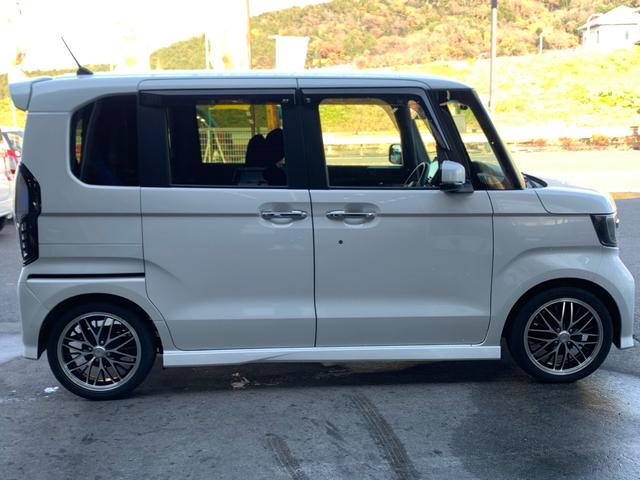 Ｎ－ＢＯＸカスタム Ｇ・Ｌホンダセンシング　フルセグナビ　両側電動スライドドア　ＣＤ　ＤＶＤ再生　Ｂｌｕｅｔｏｏｔｈ　バックカメラ　ドラレコ前　フリップダウンモニター　外品１６インチアルミ　オートクルーズ　ＥＴＣ　スマートキー　プッシュスタート（10枚目）