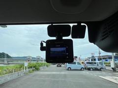 ������ξ���濴�ˤ��㤤������ż֤�Ÿ�����������󿷼�������紿�ޡ��ޥ������꡼���Ρ֥ե�åȣ��פˤơ�������᡼�����ο��֤�ĺ���ޤ���ŹƬ�ˤϣΣ£ϣؤ䥹�ڡ������ʤɿ͵��ο��֤�Ÿ�����Ƥޤ��� 5