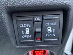 ������ξ���濴�ˤ��㤤������ż֤�Ÿ�����������󿷼�������紿�ޡ��ޥ������꡼���Ρ֥ե�åȣ��פˤơ�������᡼�����ο��֤�ĺ���ޤ���ŹƬ�ˤϣΣ£ϣؤ䥹�ڡ������ʤɿ͵��ο��֤�Ÿ�����Ƥޤ��� 4