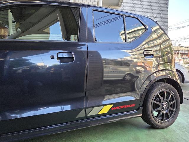 アルトワークス ベースグレード　５速ＭＴ車／ワンオーナー／ＥＴＣ／社外ナビ／Ｂｌｕｅｔｏｏｔｈ／レカロシート／ローポジション説明書有／社外マフラー／フロントフォグランプ／キーレスエントリー（5枚目）