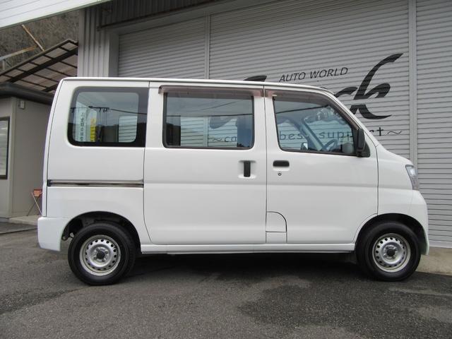 スペシャル 4WD 5MT ロールーフ(4枚目)