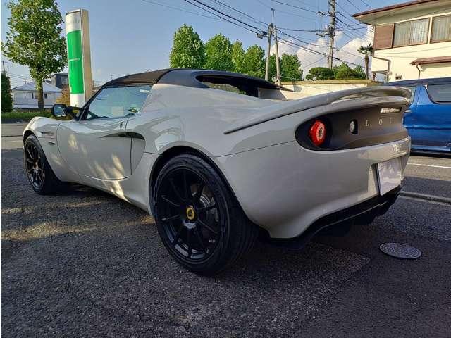 エリーゼ エリーゼスポーツ　２４０　ファイナルエディション　ブラックアルカンターラシート　ブラックアルカンターラハンドル　ブラック鍛造ホイール　エリーゼグレー　ＥＴＣ　社外オーディオ　キーレス　保証書　取説　ガレージ保管（5枚目）