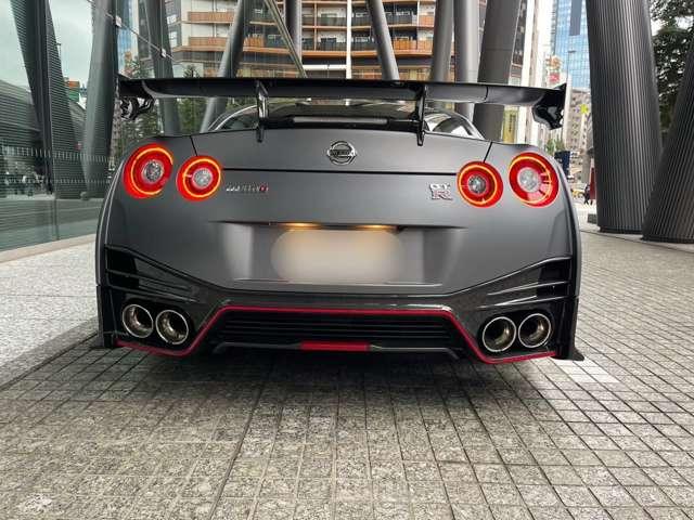 ＧＴ－Ｒ ニスモ　特別塗装色ダークマッドグレー　カーボンエアロ　レカロハーフレザーバケットシート　純正２０ＡＷレイズ製鍛造ホイール　ＢＯＳＥサラウンドシステム　純正ナビ　地デジ　Ｂカメラ　ガレージ保管（5枚目）