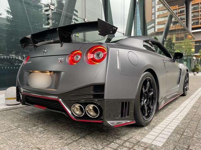 ＧＴ－Ｒ ニスモ　特別塗装色ダークマッドグレー　カーボンエアロ　レカロハーフレザーバケットシート　純正２０ＡＷレイズ製鍛造ホイール　ＢＯＳＥサラウンドシステム　純正ナビ　地デジ　Ｂカメラ　ガレージ保管（7枚目）