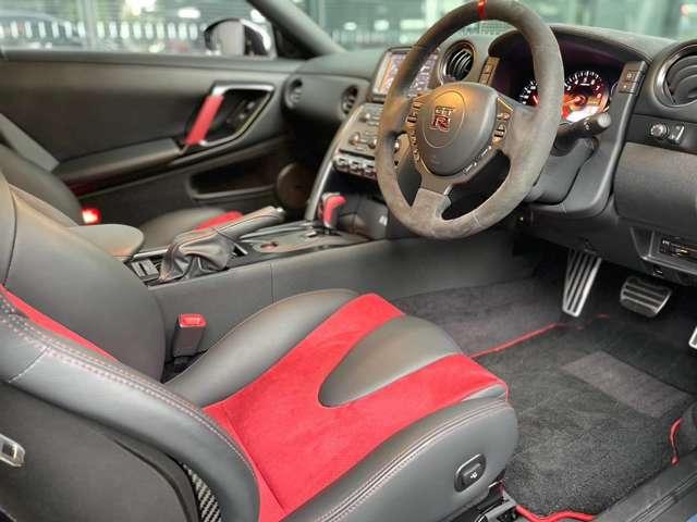 ＧＴ－Ｒ ニスモ　特別塗装色ダークマッドグレー　カーボンエアロ　レカロハーフレザーバケットシート　純正２０ＡＷレイズ製鍛造ホイール　ＢＯＳＥサラウンドシステム　純正ナビ　地デジ　Ｂカメラ　ガレージ保管（10枚目）