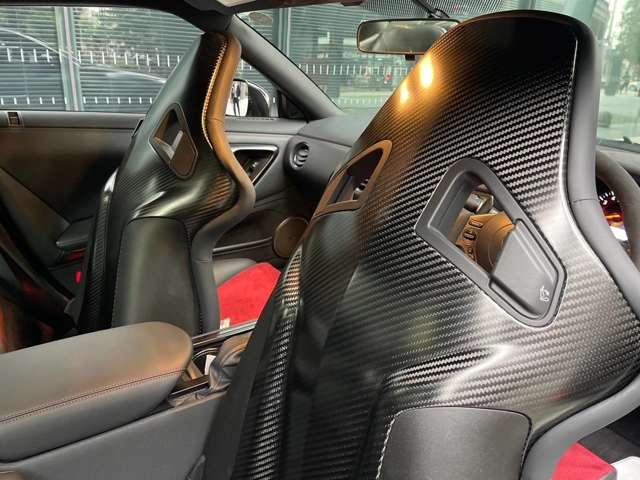 ＧＴ－Ｒ ニスモ　特別塗装色ダークマッドグレー　カーボンエアロ　レカロハーフレザーバケットシート　純正２０ＡＷレイズ製鍛造ホイール　ＢＯＳＥサラウンドシステム　純正ナビ　地デジ　Ｂカメラ　ガレージ保管（16枚目）
