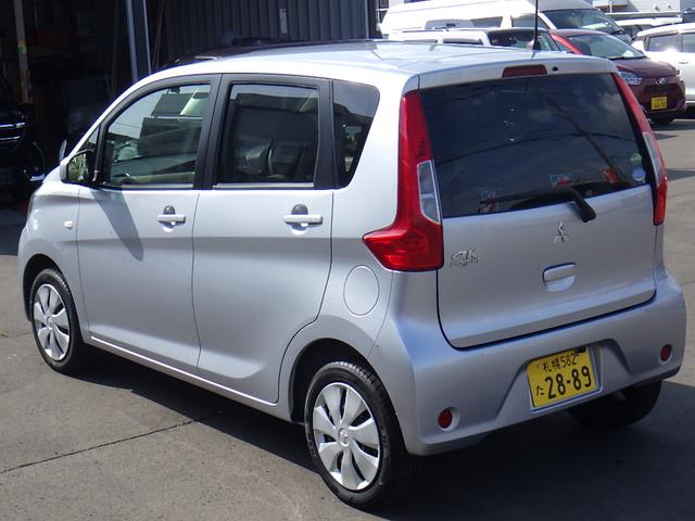 ｅＫワゴン Ｍ　ｅ－アシスト　踏み間違い防止アシスト　ｉ－ｓｔｏｐ　運転席シートヒーター　キーレスキー　横滑り防止　オートエアコン　４ＷＤ車　ＡＢＳ　ベンチシート　ダブルエアバック　パワーウインドウ　衝突安全ボディ　寒冷地仕様（7枚目）