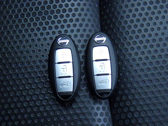 エクストレイル ２０Ｘ　エマージェンシーブレーキパッケージ　スマキ－　シートヒーター付　アイドリングＳＴＯＰ　セキュリティ　ＡＷＤ　ＶＳＡ　３列シート　エアコン　パワーステアリング　キーレス　衝突安全ボディ　寒冷地　パワーウインドウ　ＡＢＳ　エアバッグ（57枚目）