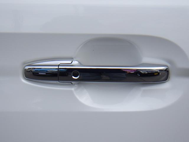 N-BOXカスタム G・Lターボホンダセンシング LKAS サイドカーテンエアバック Bモニター LEDライト VSA キーレスエントリー スマキー フルオートエアコン パワステ 前席シートヒーター フルフラット 4WD車 サイドカメラ ETC(11枚目)