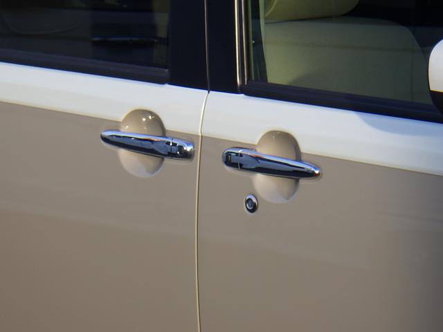 ムーヴキャンバス ＧメイクアップＶＳ　ＳＡＩＩＩ　パノラミックビューモニター　オートハイビーム　ＬＥＤヘッドランプ　オートライト　寒冷地仕様　衝突被害軽減システム　エアコン　キーフリーシステム　セキュリティアラーム　シートヒーター　スマートキー（10枚目）