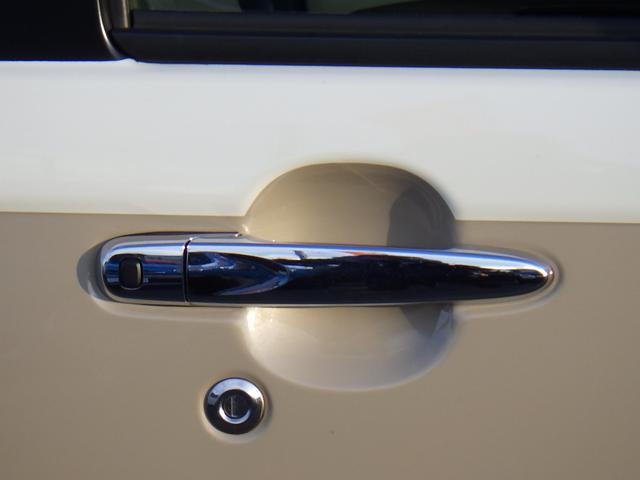 ムーヴキャンバス ＧメイクアップＶＳ　ＳＡＩＩＩ　パノラミックビューモニター　オートハイビーム　ＬＥＤヘッドランプ　オートライト　寒冷地仕様　衝突被害軽減システム　エアコン　キーフリーシステム　セキュリティアラーム　シートヒーター　スマートキー（11枚目）