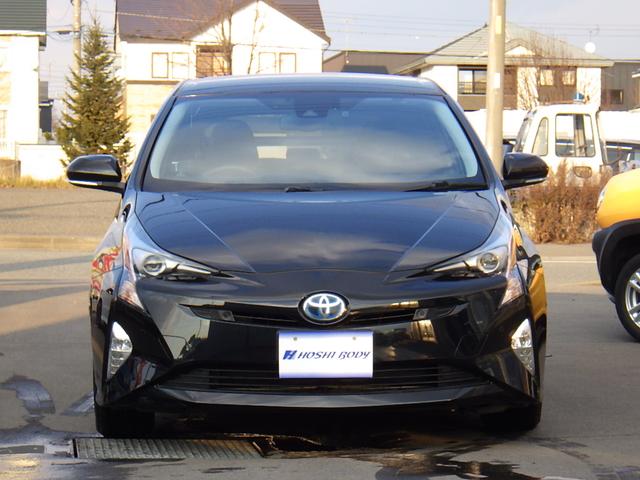 プリウス Ｓセーフティプラス　横滑り防止装置　エアバッグ　フルタイム４ＷＤ　ＡＢＳ　キーレスエントリー　オートハイビーム　オートエアコン　クルコン　盗難防止装置　スマ－トキ－　パワーステアリング　オートライト　パークアシスト（2枚目）